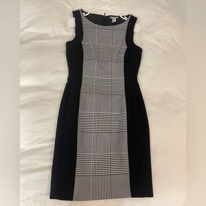 Black & white H&M business dress! Hits right above the knee! Great condition!